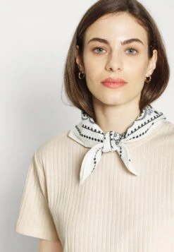 Top Skirt Set - Kokerrok - 003 - Off-White -Anna Field Verkoopwinkel 17d77307363e48c6bd680b42cdfb7bf7